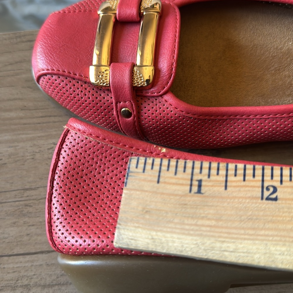AEROSOLES SalmonFlats with Gold Buckles Size 10M but flexible. - Picture 7 of 7